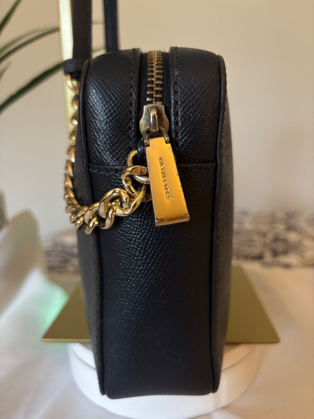 Michael Kors Jet Set Large Saffiano Leather Crossbody Bag - Picture 4 of 15
